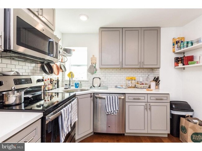Primary Photo - 1616 Brown St