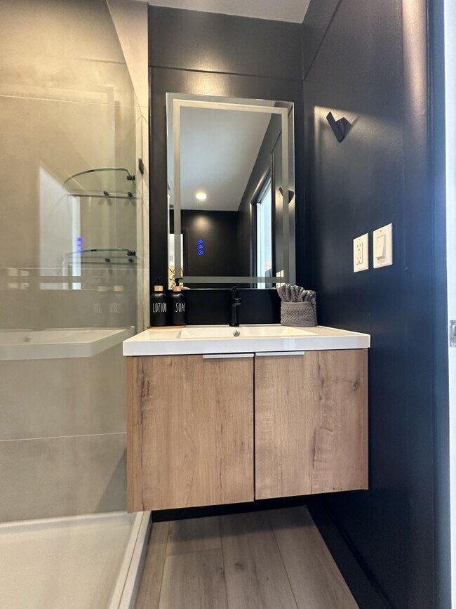 Building Photo - 2780 Landmark Dr