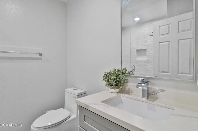 Building Photo - 2598 Winthrop Ct