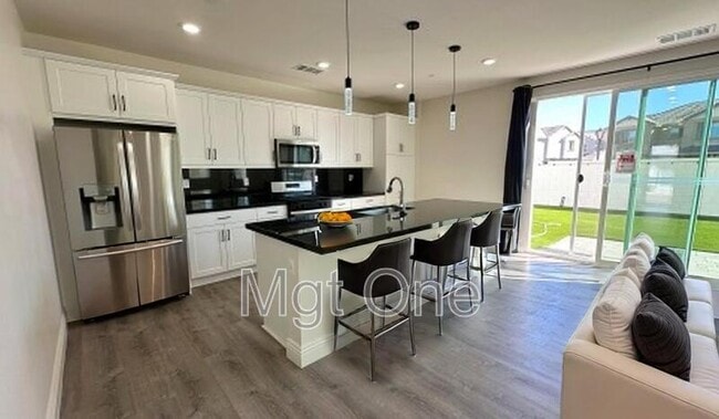 Building Photo - 1784 Julie Dr