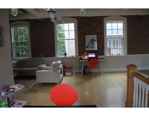 Building Photo - 48 Inman St