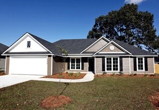 Building Photo - Stunning 4-Bedroom Home with Modern Amenities in Valdosta's Northlake Subdivision