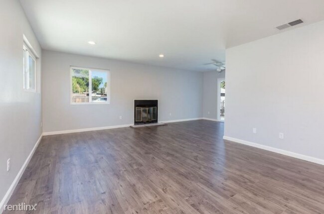 Building Photo - 8861 Olive Dr