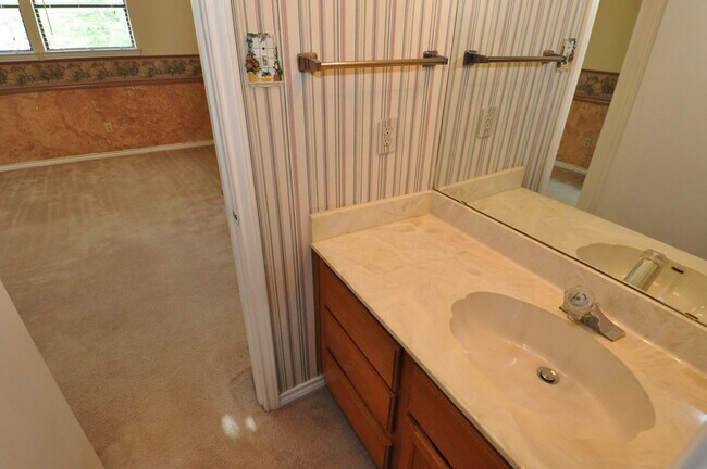 Building Photo - 13405 Saddlebrook Trail