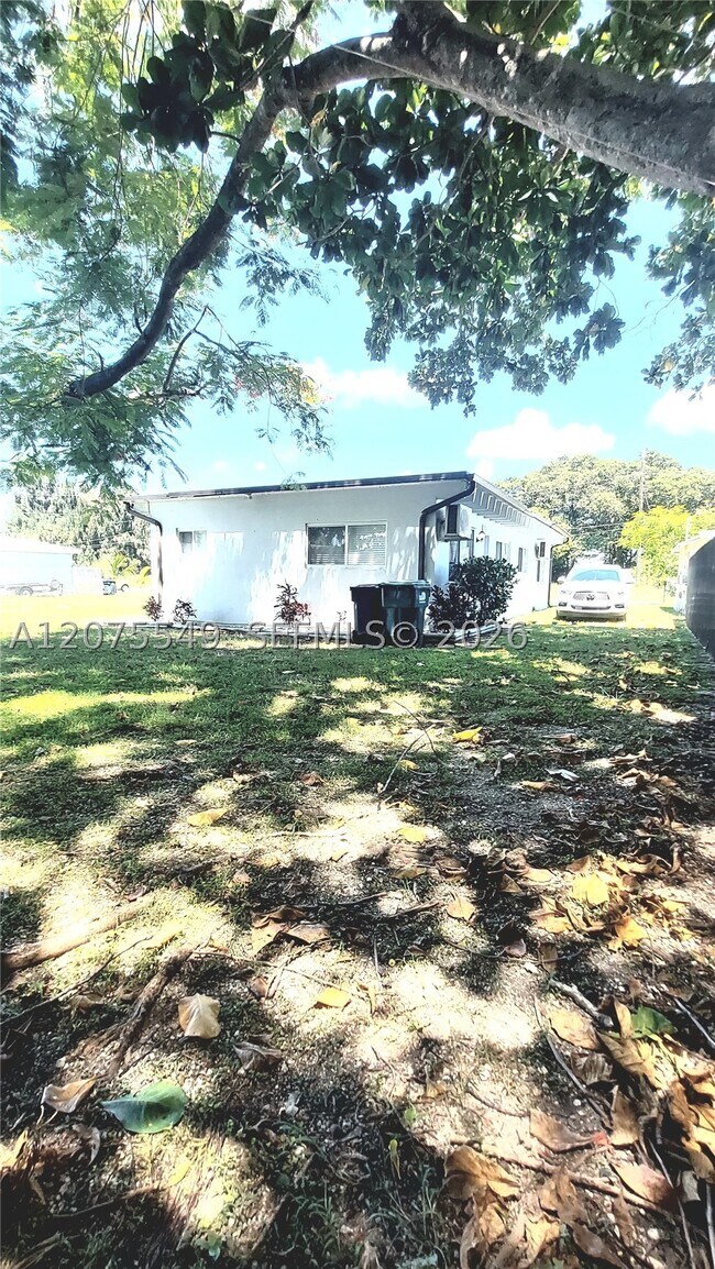 Building Photo - 21910 SW 118th Ave