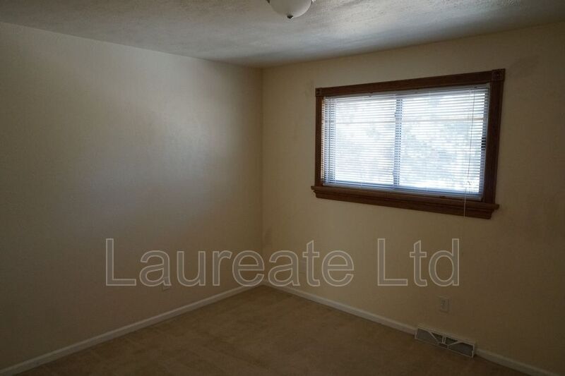 Building Photo - 1853 S Oakland St