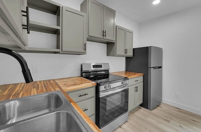 Building Photo - Newly Renovated 3 Bed, 3 Bath Home in Waco