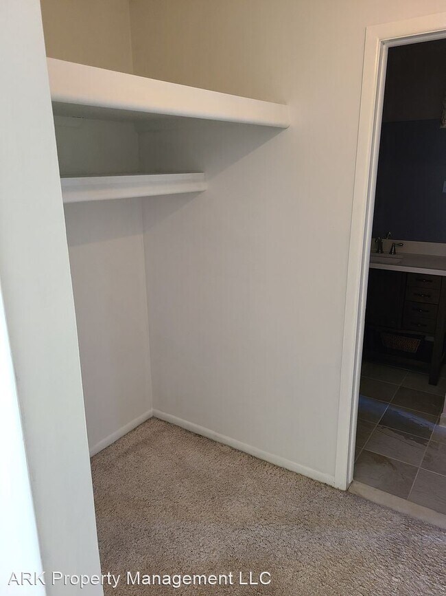 Building Photo - 2 br, 2 bath House - 8385 Kennedy Circle #6