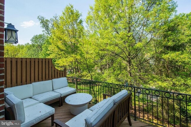 Building Photo - 4005 Mansion Dr NW