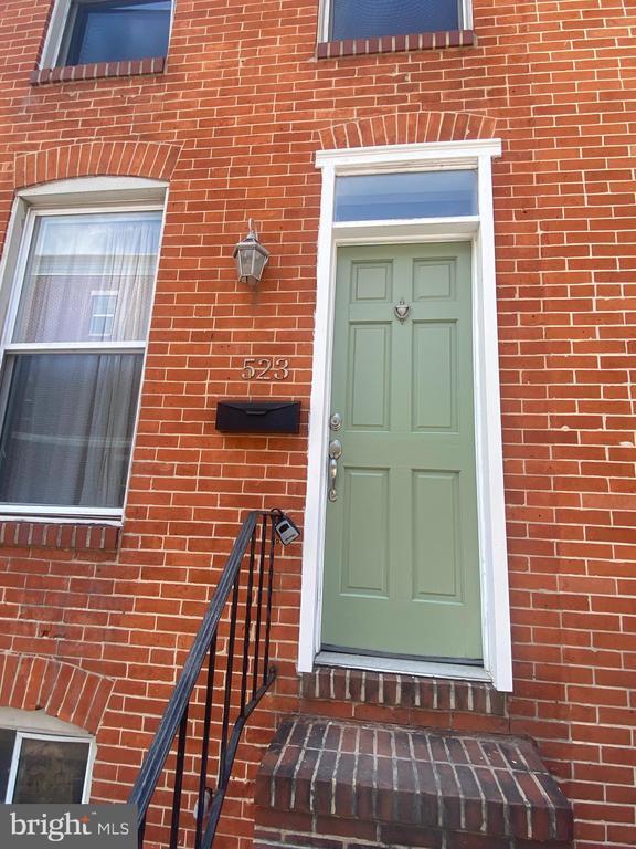 Building Photo - 523 Gittings St