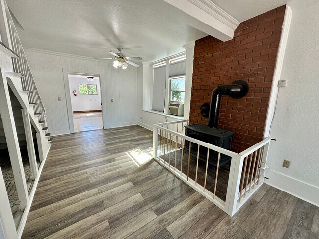 Building Photo - Remodeled Downtown Ellensburg Home