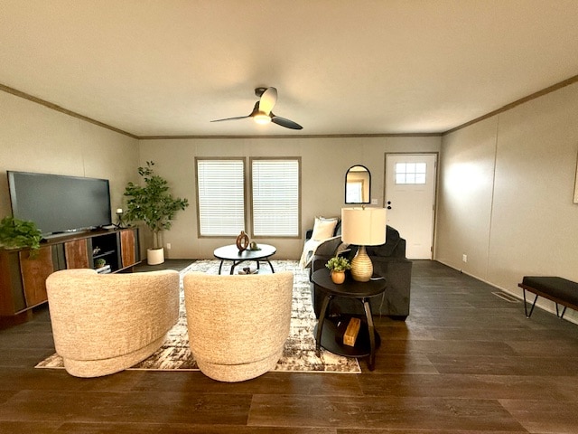 Building Photo - 15919 Flores Curv