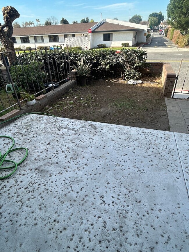 Building Photo - 3 Bedroom Condo for rent in the most desirable Alhambra Area Walking to Alhambra HS