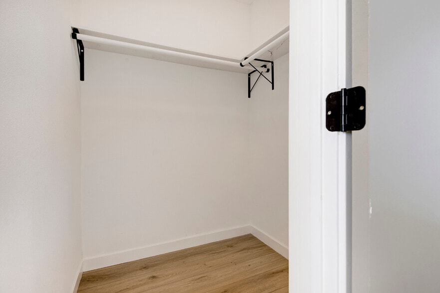 Building Photo - 8051 Etiwanda Ave