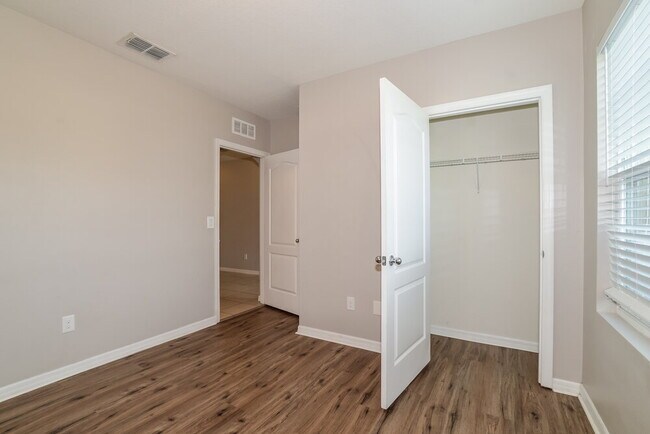 Building Photo - 16188 Yelloweyed Dr