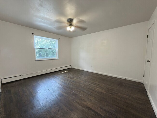 Building Photo - 5911 Cary Ave