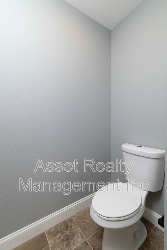 Building Photo - 924 Warrior Hill Dr