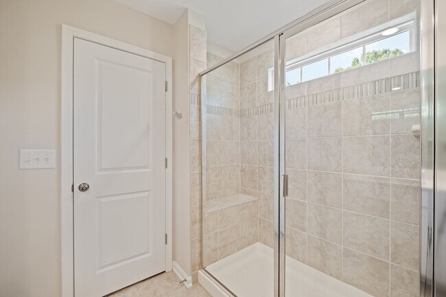 Building Photo - Stunning New Home in Enclave section Chateau