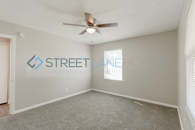 Building Photo - 109 Camellia Cir
