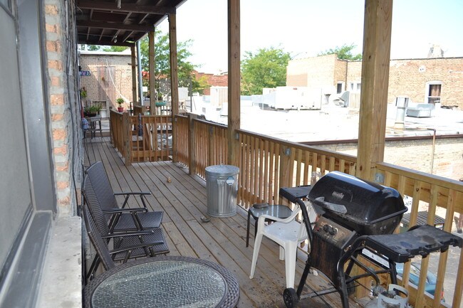 Building Photo - 4349 N Spaulding Ave