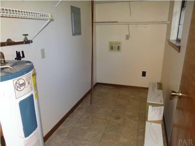 Building Photo - 5757 Melrose Dr