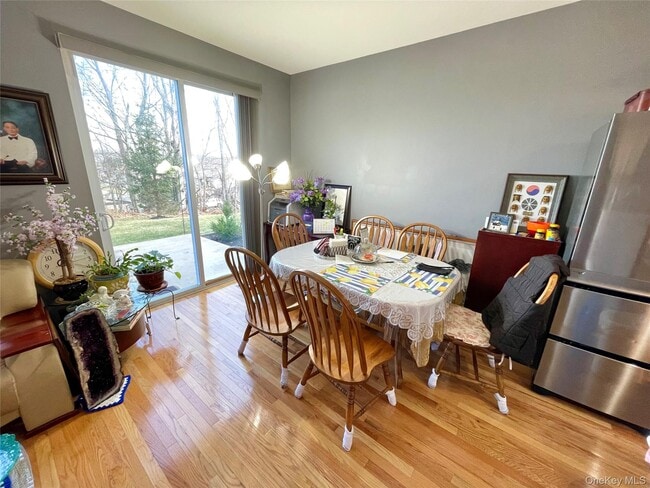 Building Photo - 141 Meadow View Dr