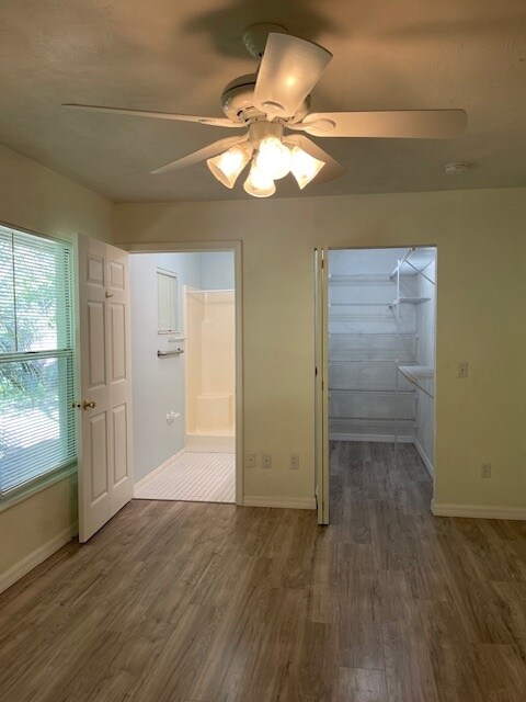 Building Photo - 111 Valencia Dr