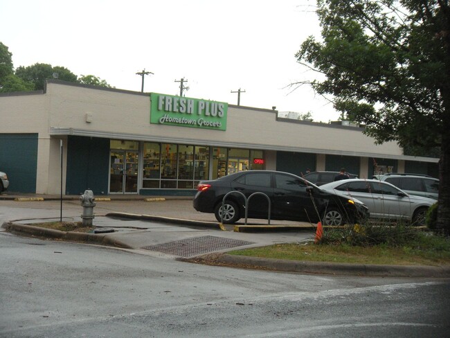 Building Photo - K482 - Palma Plaza B