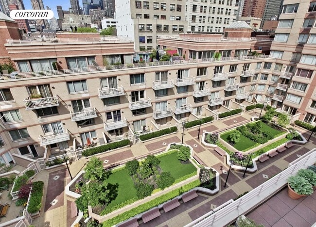 Building Photo - 350 W 50th St