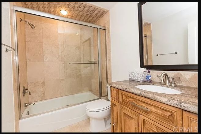 2nd Bathroom - 1957 Temple Ave