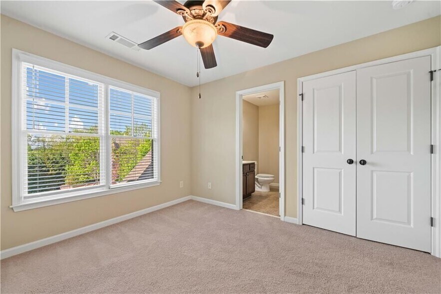Building Photo - 2180 Hilltop Overlook Way