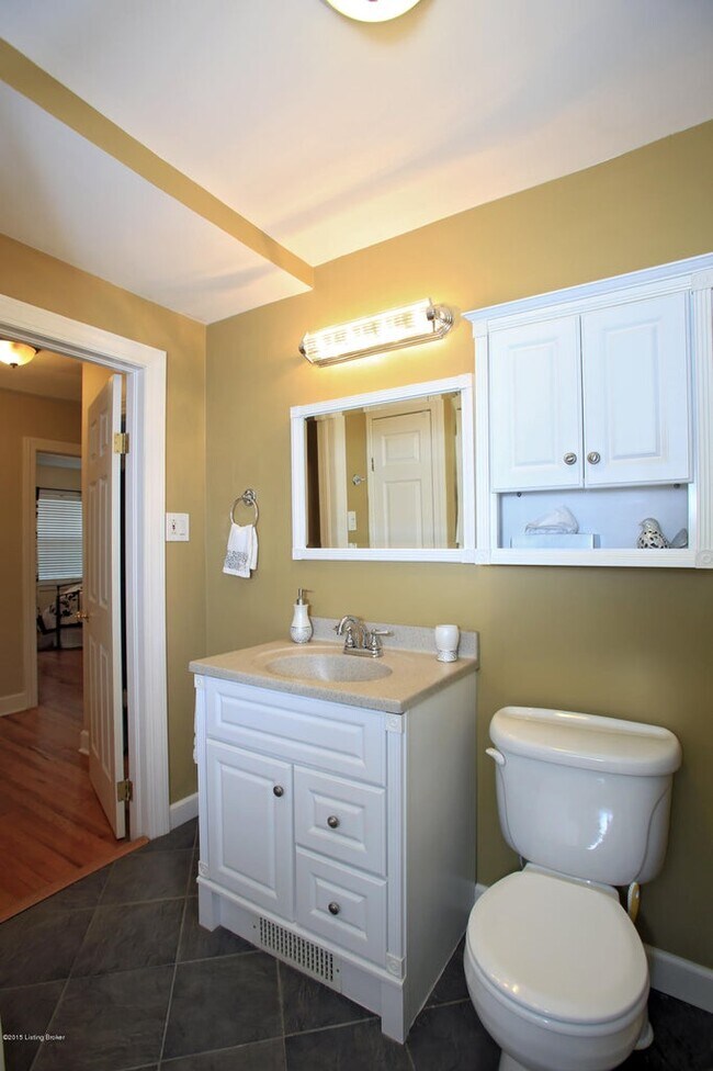 Building Photo - 2324 Emerson Ave