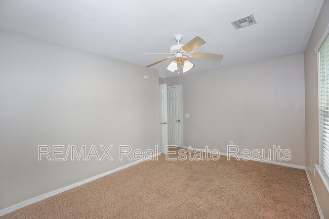 Building Photo - 3606 SE 8th St