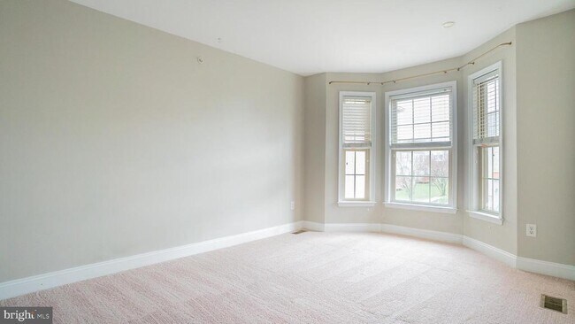 Building Photo - 108 Barefield Ln