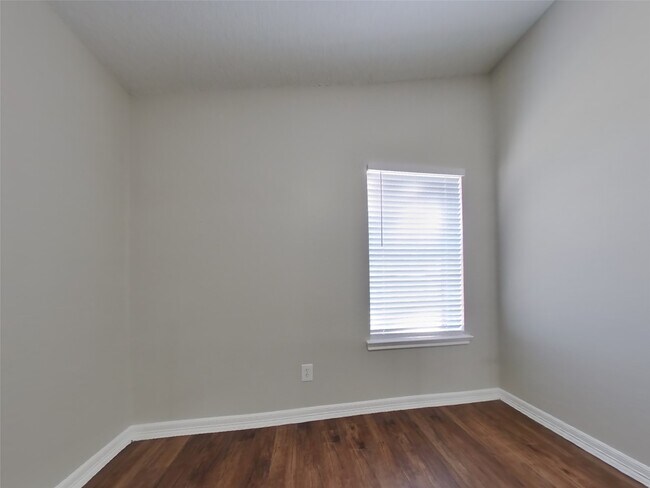 Building Photo - 3155 Boynton Dr