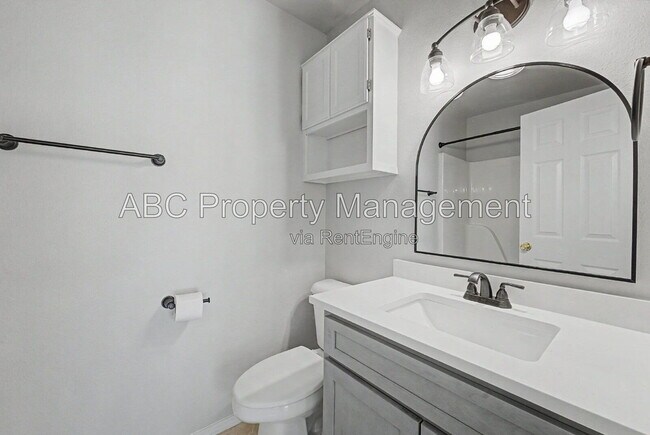 Building Photo - 3345 W Essex Dr