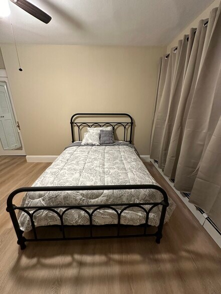 Building Photo - 21 Radcliffe Ave