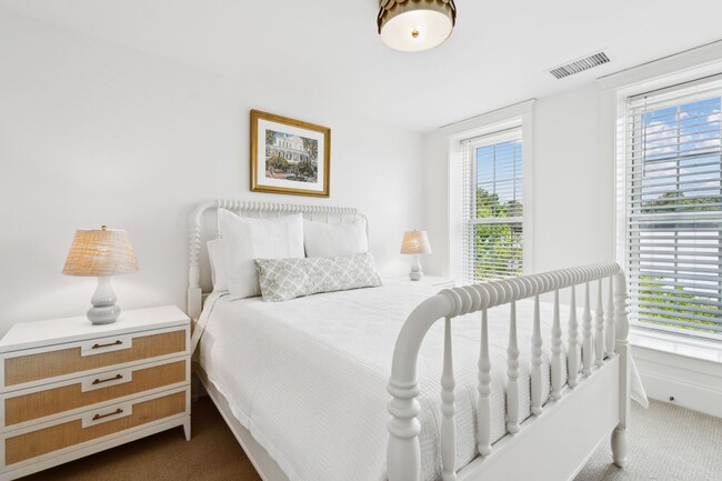 Building Photo - Fully Furnished 2BR Condo with Designer To...