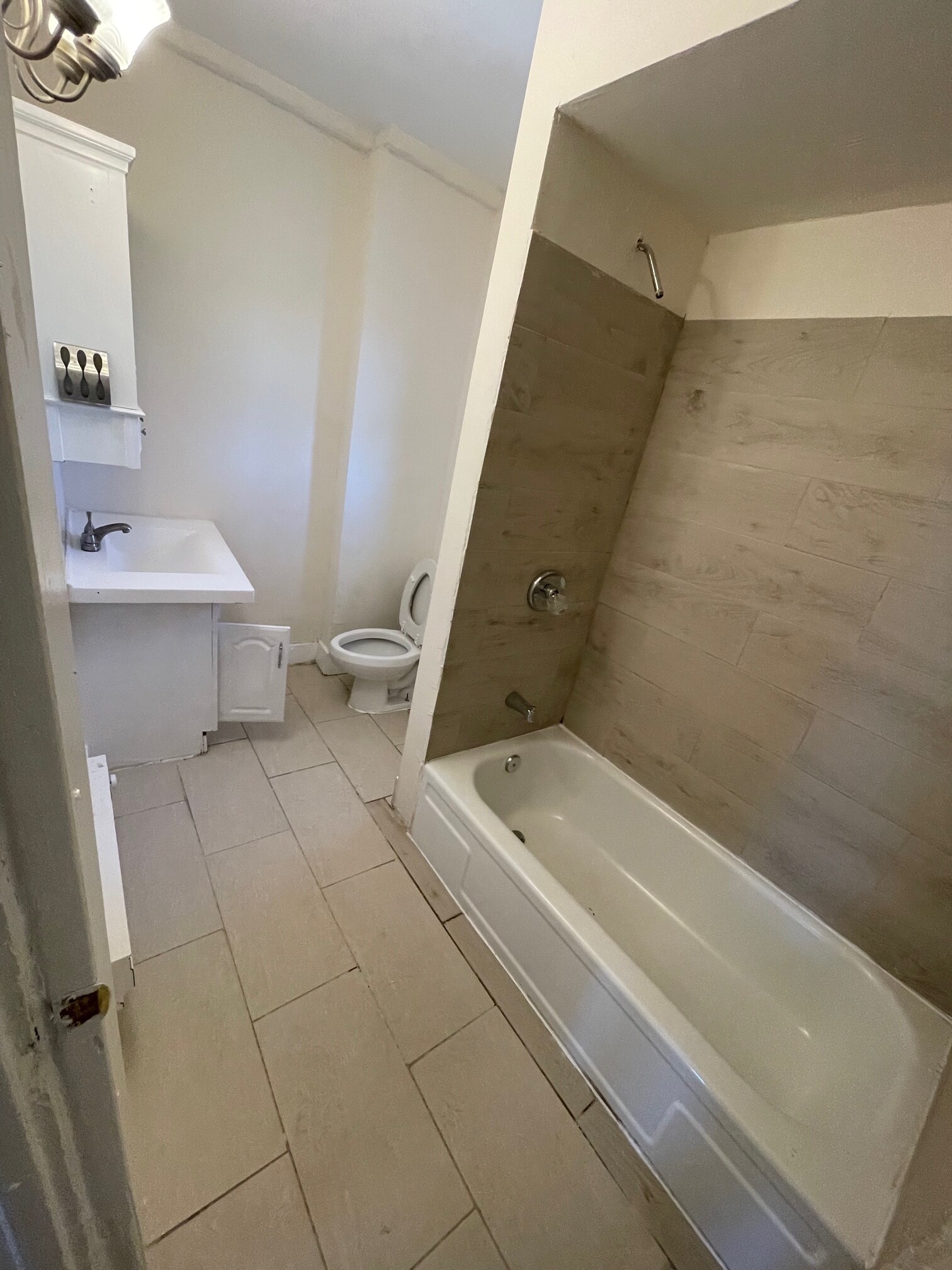 Building Photo - 735 W Russell St