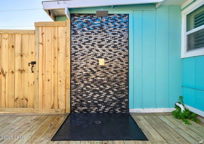 Building Photo - 7308 Sunset Ave