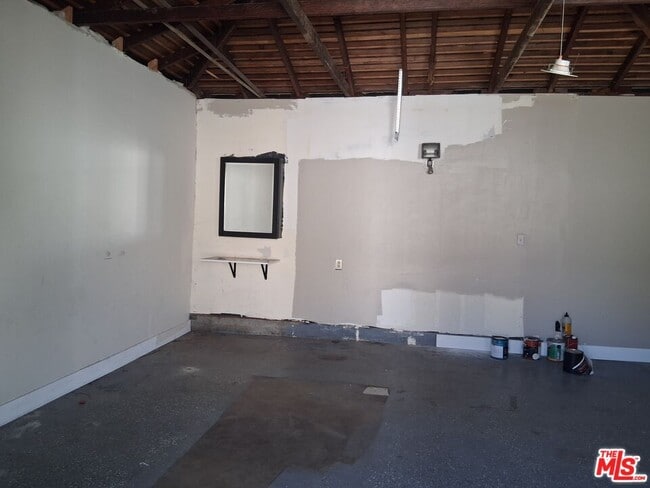 Building Photo - 9157 Haas Ave