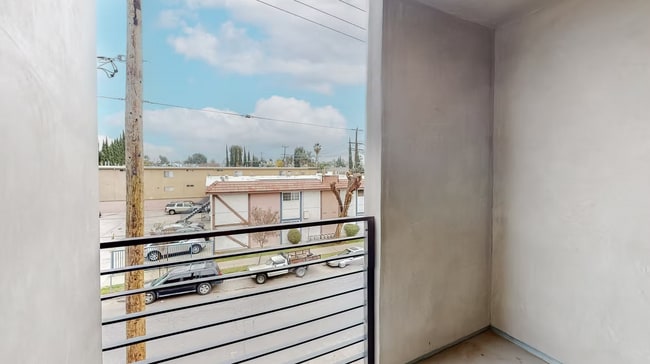 Building Photo - 6807 Gloria Ave