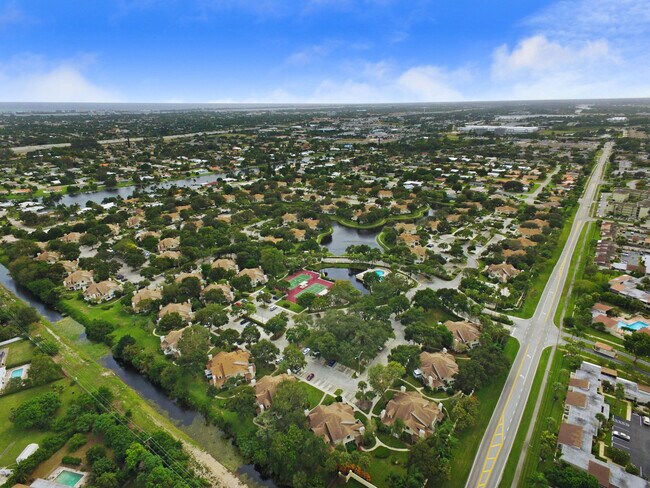 Building Photo - 8140 Bridgewater Ct