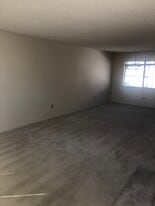 Building Photo - 17055 S Dalton Ave