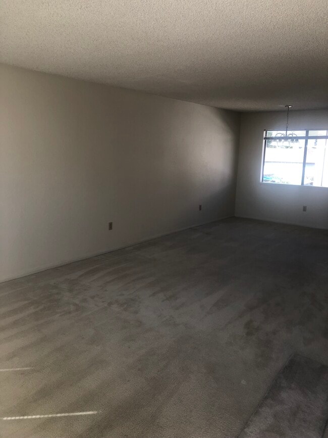Building Photo - 17055 S Dalton Ave