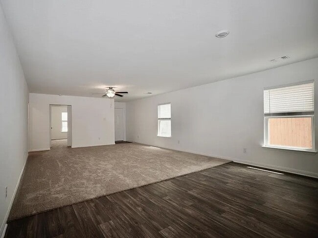 Building Photo - Spacious & Elegant One-Story Living in Stonebridge Crossing