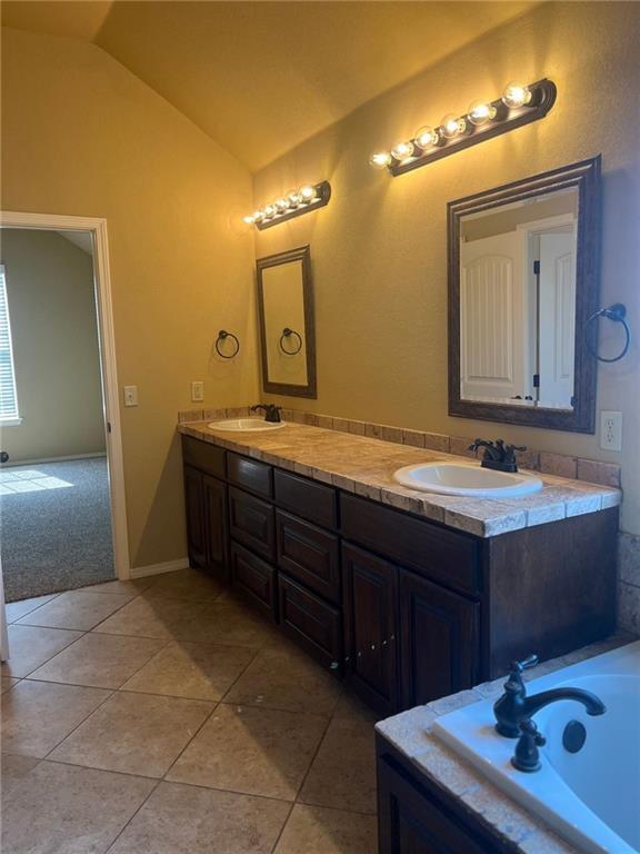 Building Photo - 590 Sorrento Dr