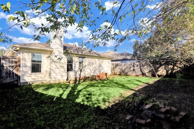 Building Photo - 18319 Austin Oak Ln