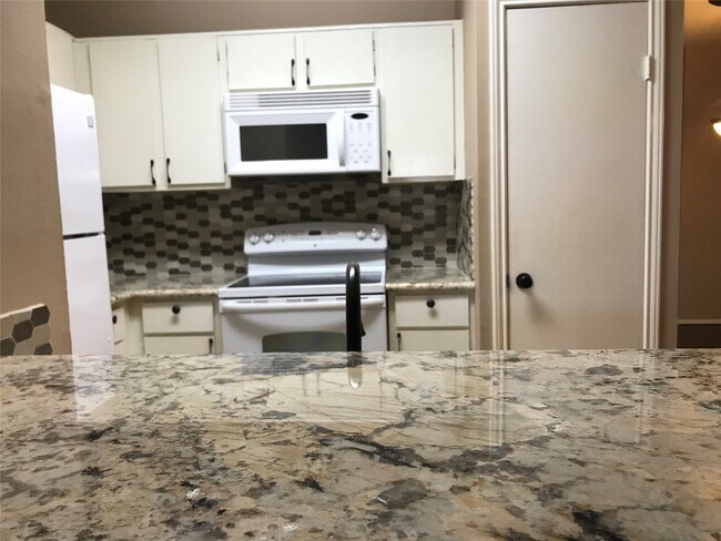 Building Photo - 2023 Gentryside Dr