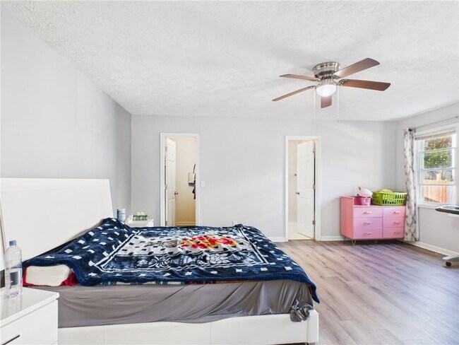 Building Photo - 4060 Brooks Bridge Crossing